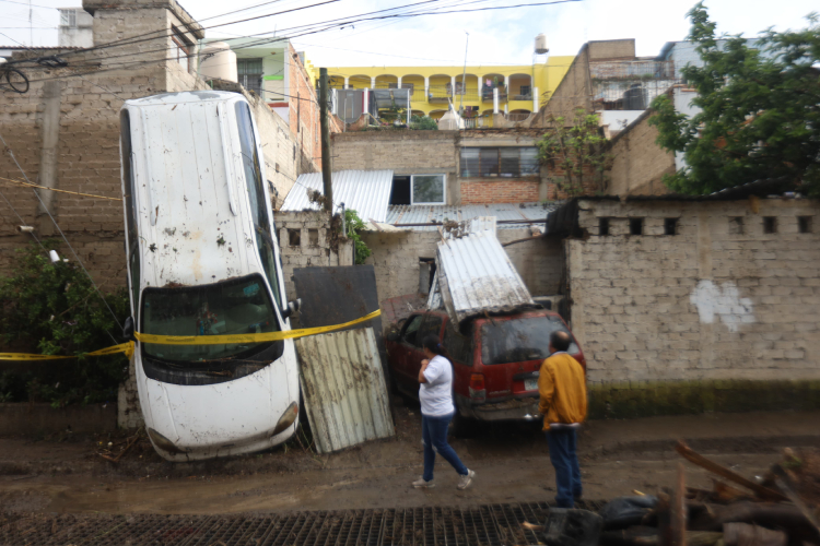 Tormenta en Zapopan deja una menor fallecida y más de 140 viviendas afectadas